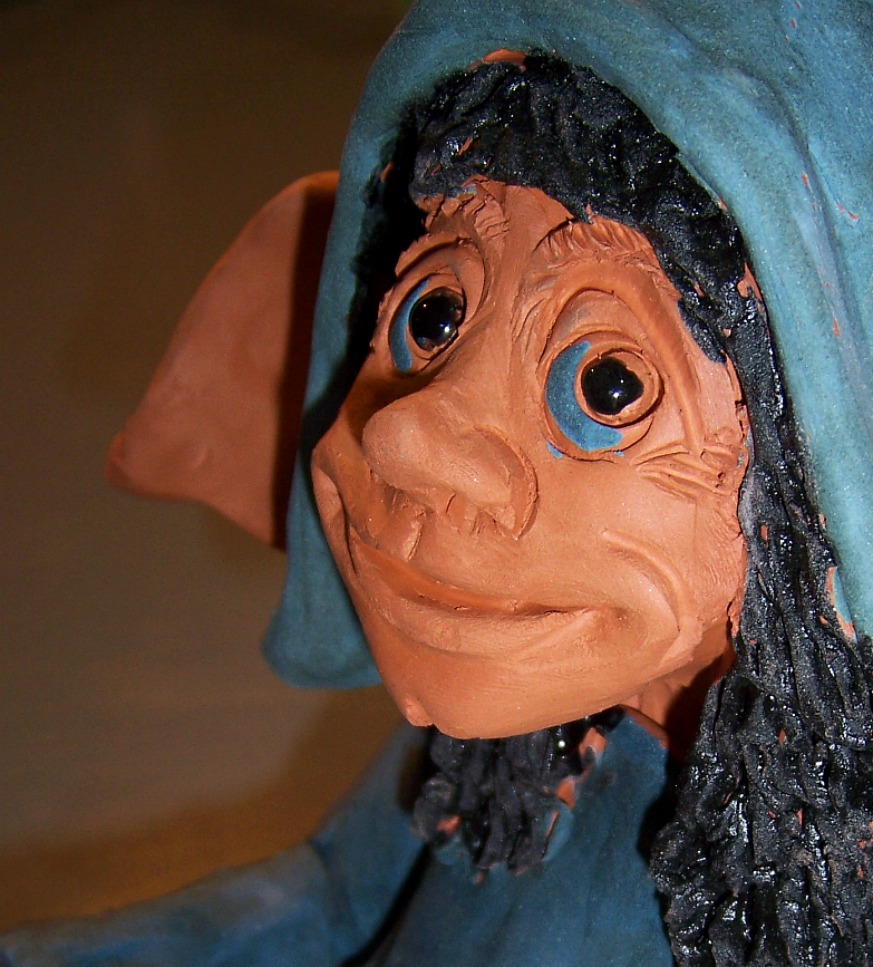 Duende azul con engobes