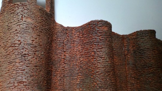 Muralla decorada y horneada