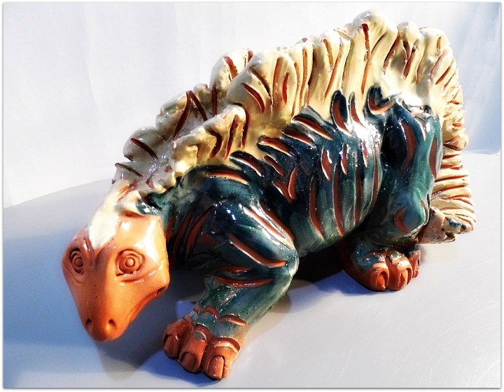 Dinosaurio esmaltado