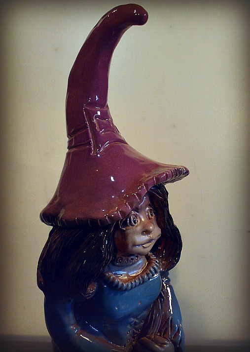 Bruja azul de cerámica