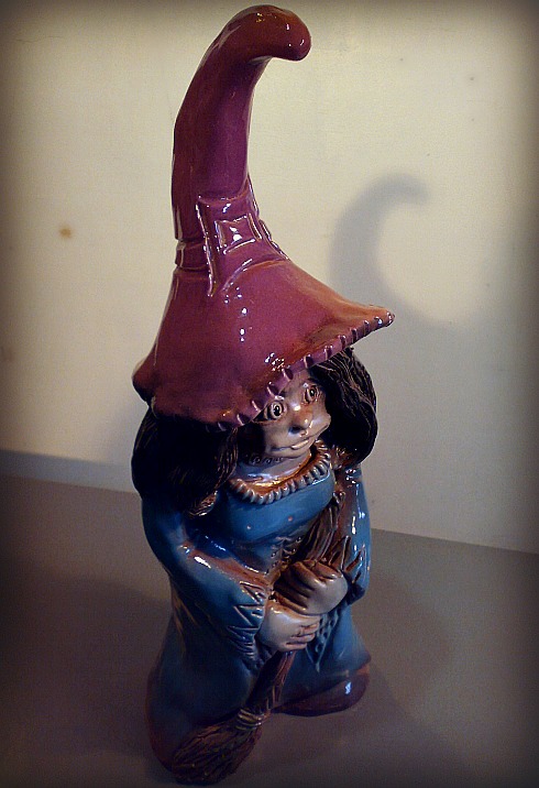 Bruja azul de cerámica