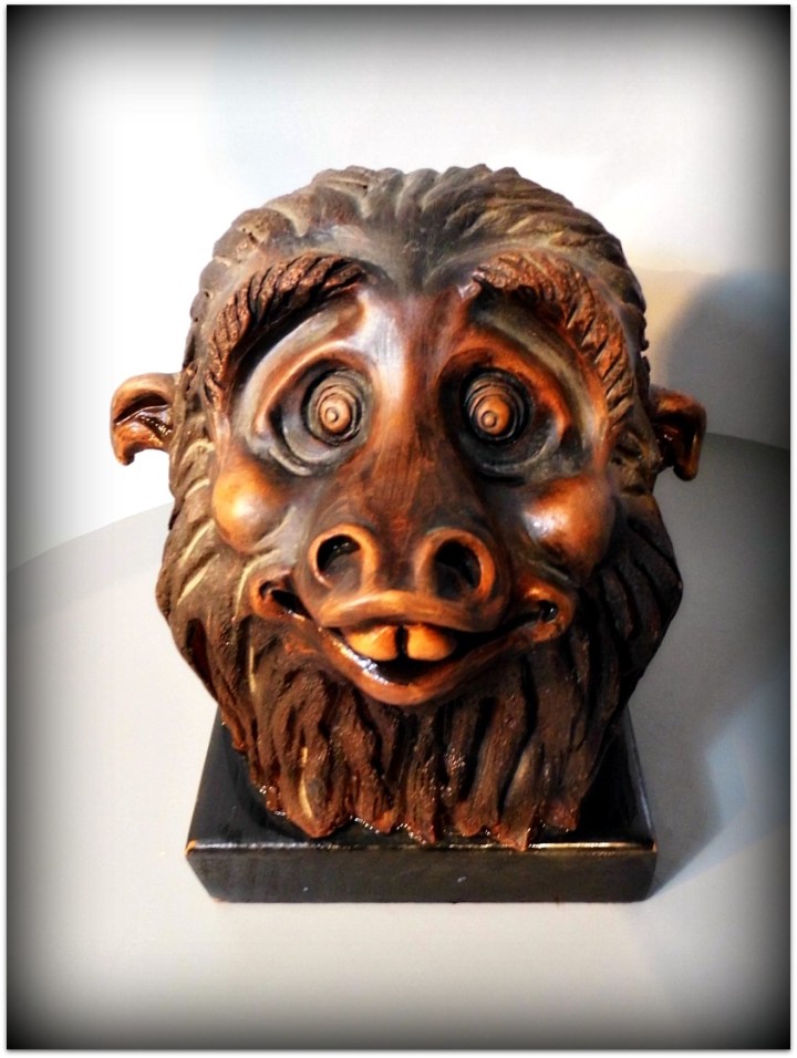 Chimpancé de cerámica