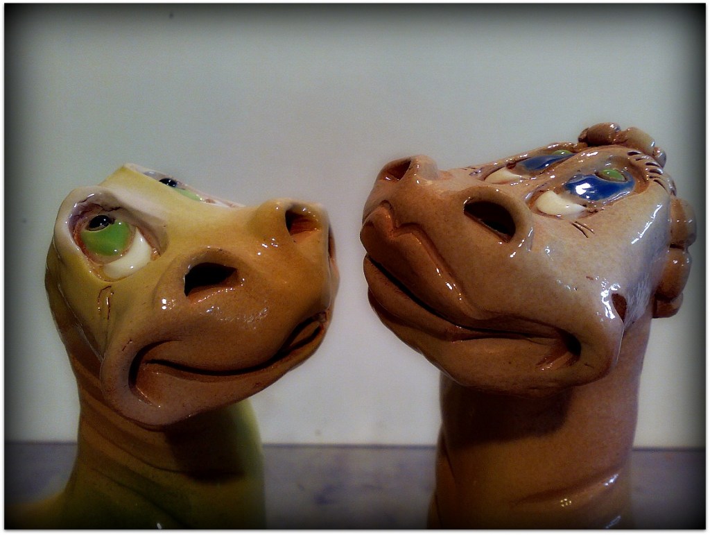 Pareja de Dinosaurios