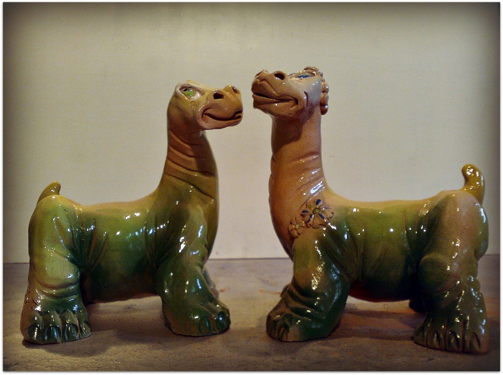 Pareja de Dinosaurios