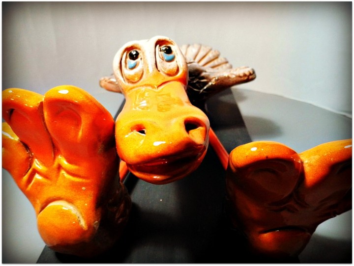 Pájaro de cerámica y metal