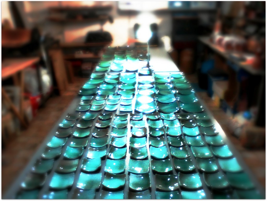 Platos verdes de cerámica