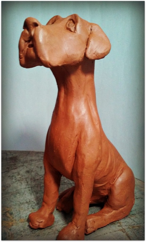 Perro modelado con arcilla