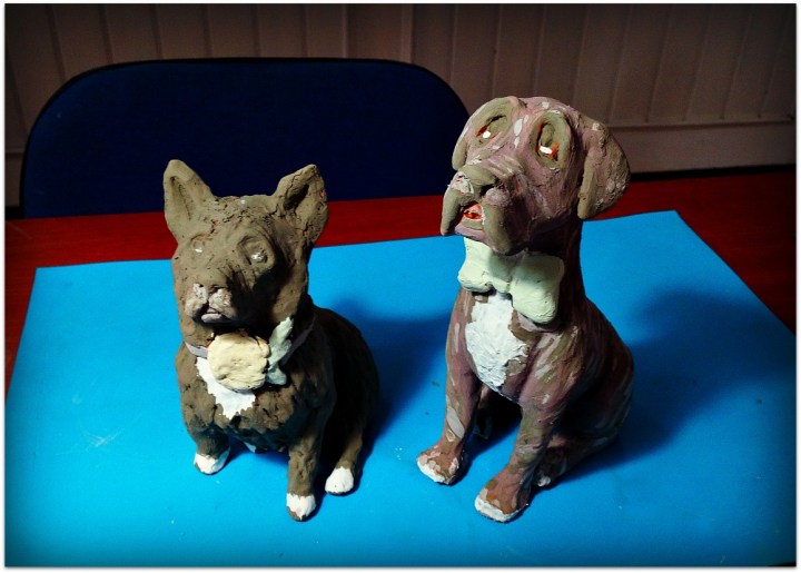 Piezas de arcilla esmaltadas