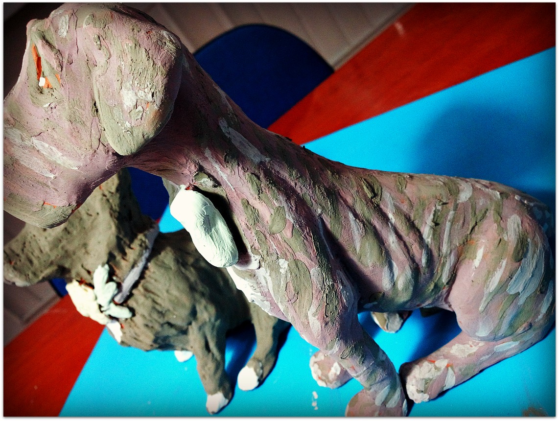 Piezas de arcilla esmaltadas