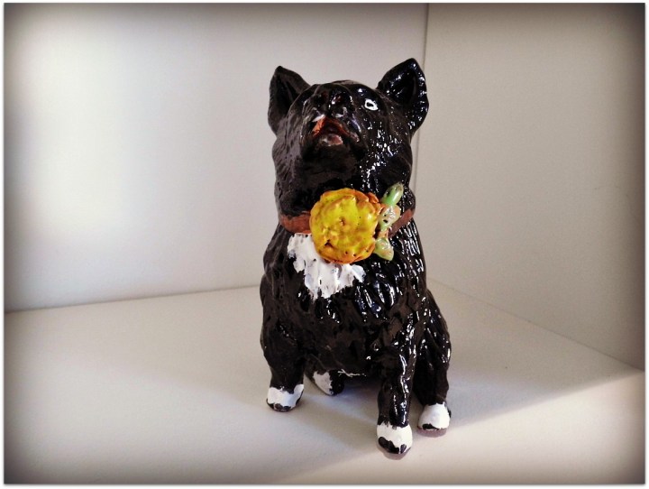 Perro de cerámica esmaltado