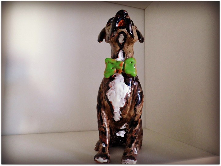 Perro de cerámica esmaltado