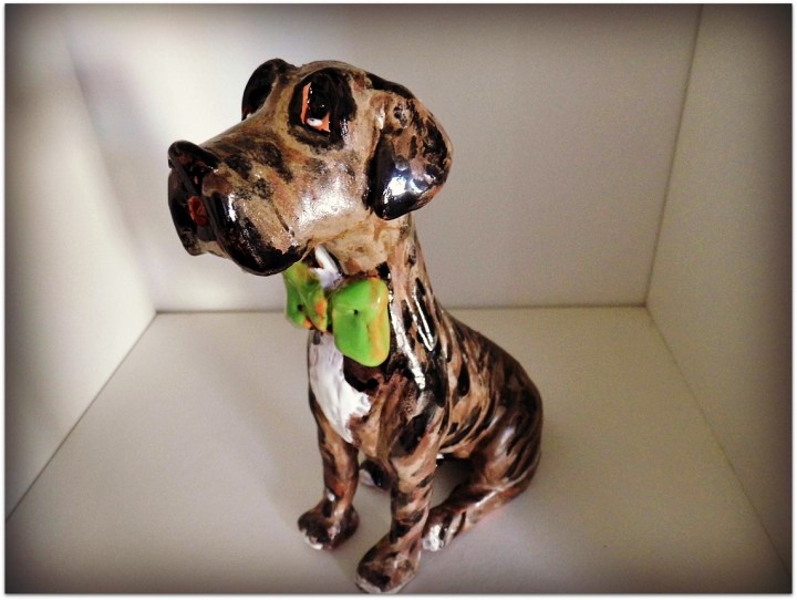 Perro de cerámica esmaltado