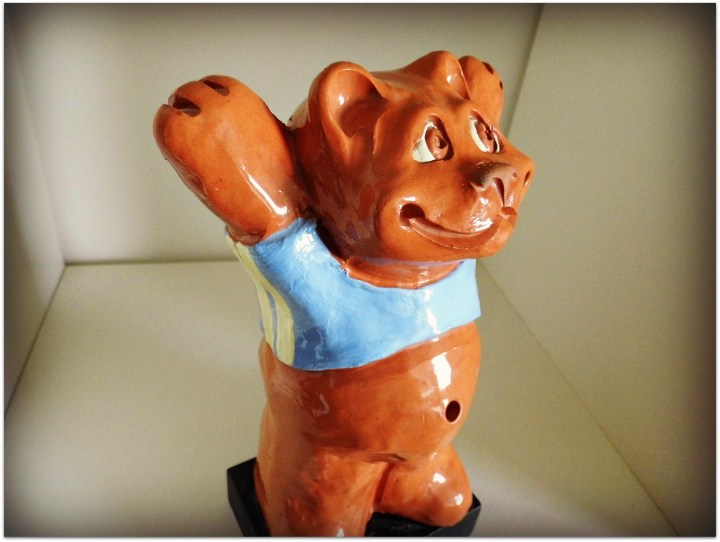 Oso de cerámica esmaltado