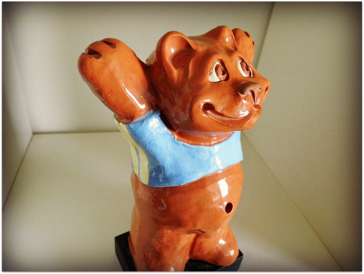 Oso de cerámica esmaltado