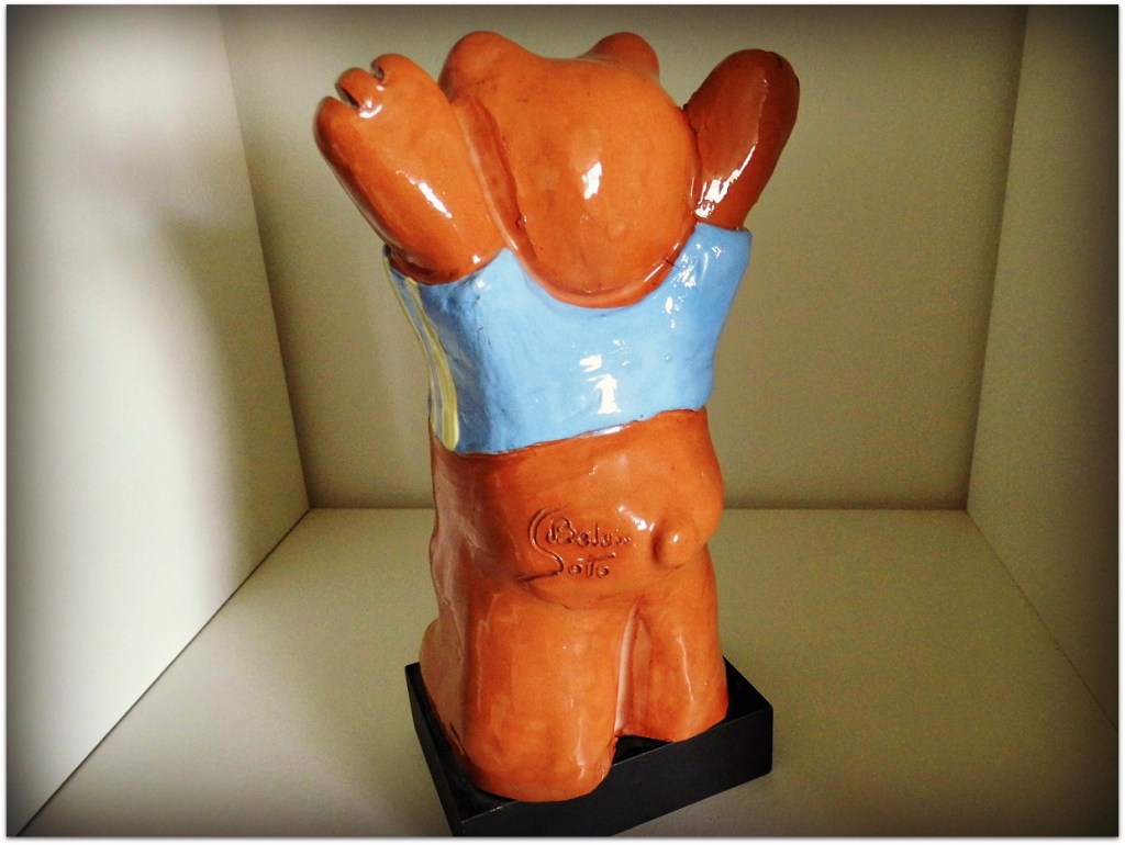 Oso de cerámica esmaltado