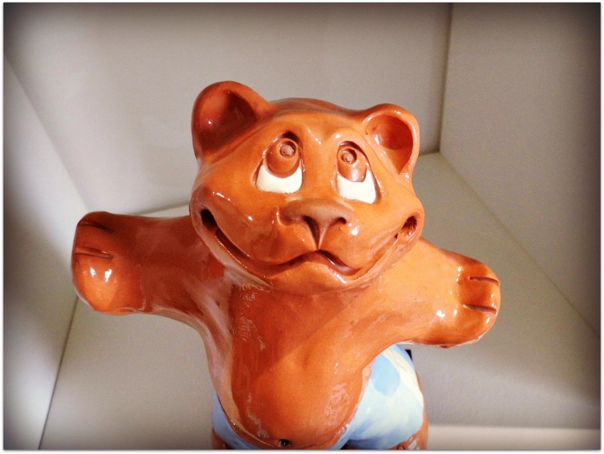 Oso de cerámica esmaltado