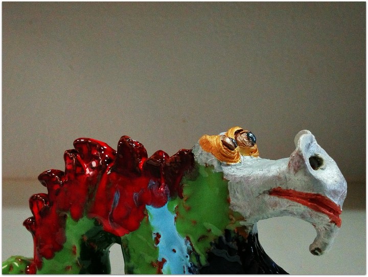 Dragón chino de cerámica