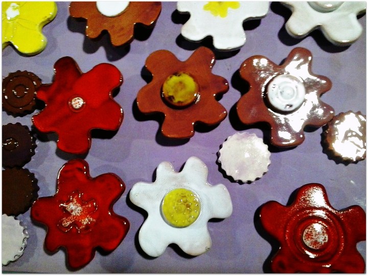 Flores y bulbos de cerámica