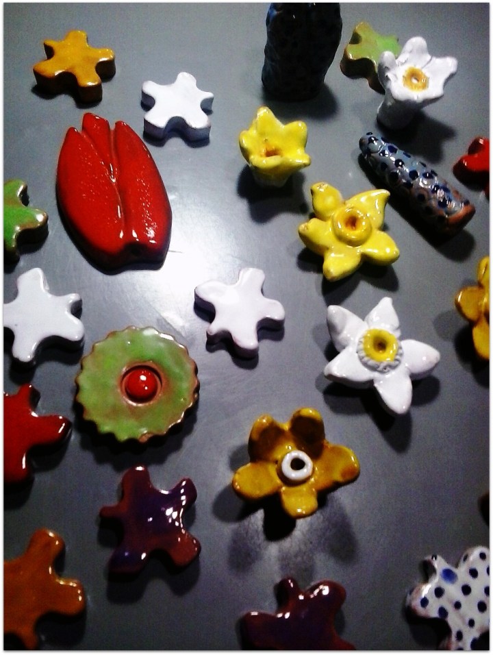 Flores y bulbos de cerámica