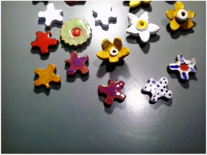 Flores y bulbos de cerámica