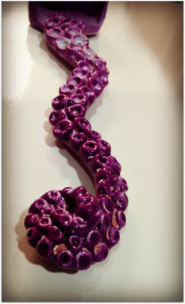 Cuchara-pulpo de cerámica