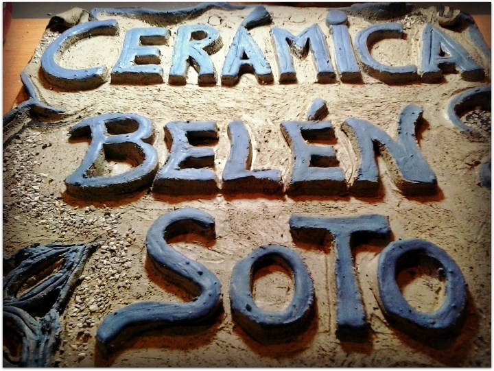 Rótulo exterior de cerámica