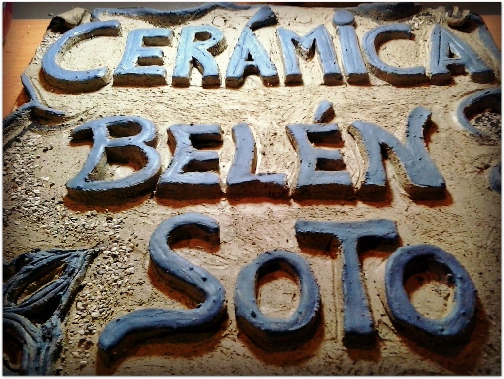 Rótulo exterior de cerámica