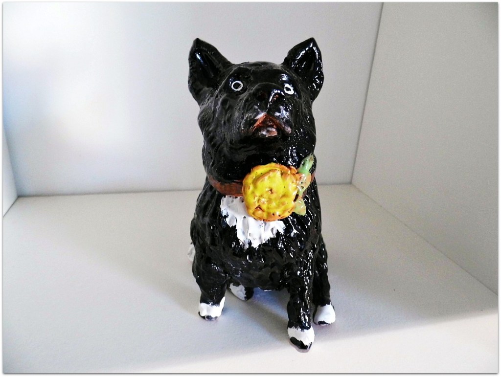 Perro de cerámica esmaltado