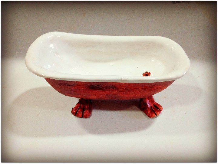 Bañera, pequeña escultura cerámica