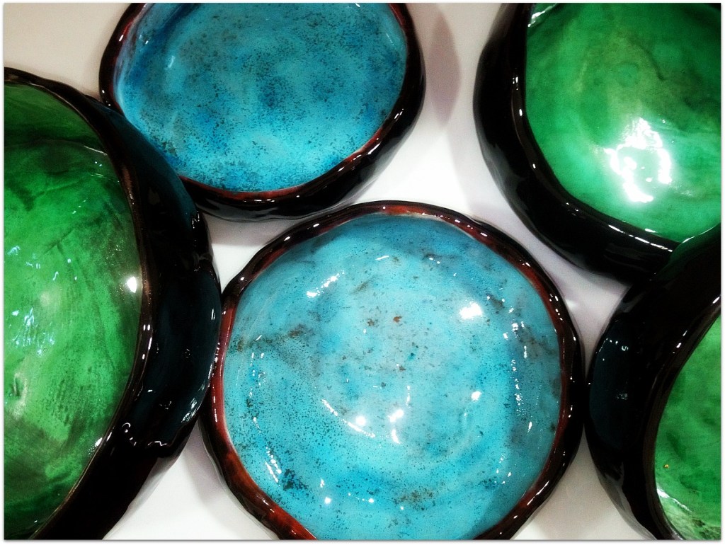 Cuencos de cerámica esmaltada